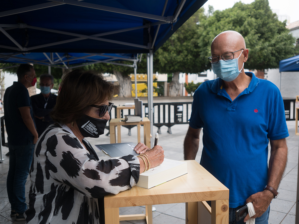 firma_ejemplares_galdosianos_hispanoamericano_de_escritores_2020