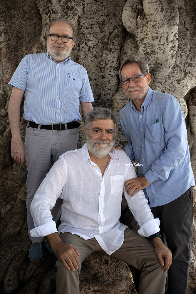 MANUEL BORRÁS ARANA, ANELIO RODRÍGUEZ CONCEPCIÓN Y VASCO SZINETAR - © LISBETH SALAS